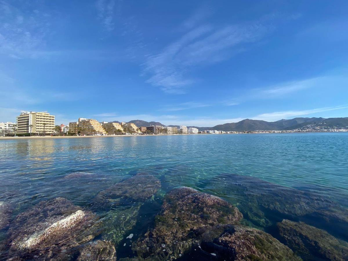 Apartamentos Aquarium. 150 Metros Playa. Росес Екстер'єр фото